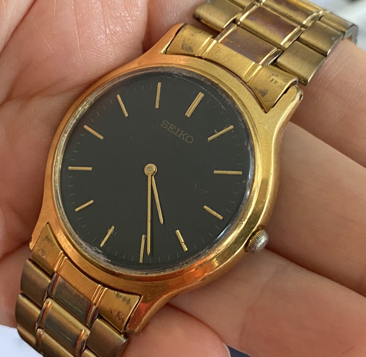 Vintage Men's Watch Seiko V700 8A10 Quartz Gold Tone Black