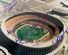 1993 PHILADELPHIA PHILLIES (9) MULTI-AUTOGRAPHED SIGNED VETERANS STADIUM 8x10
