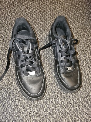 Size 6 Y - Nike Air Force 1 LE Low Triple Black | eBay