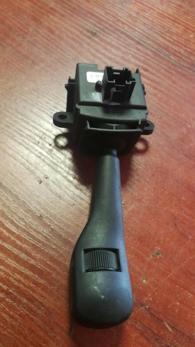 BMW 5 (E39) 1998 Scheibenwischersteuerstiel 8363664