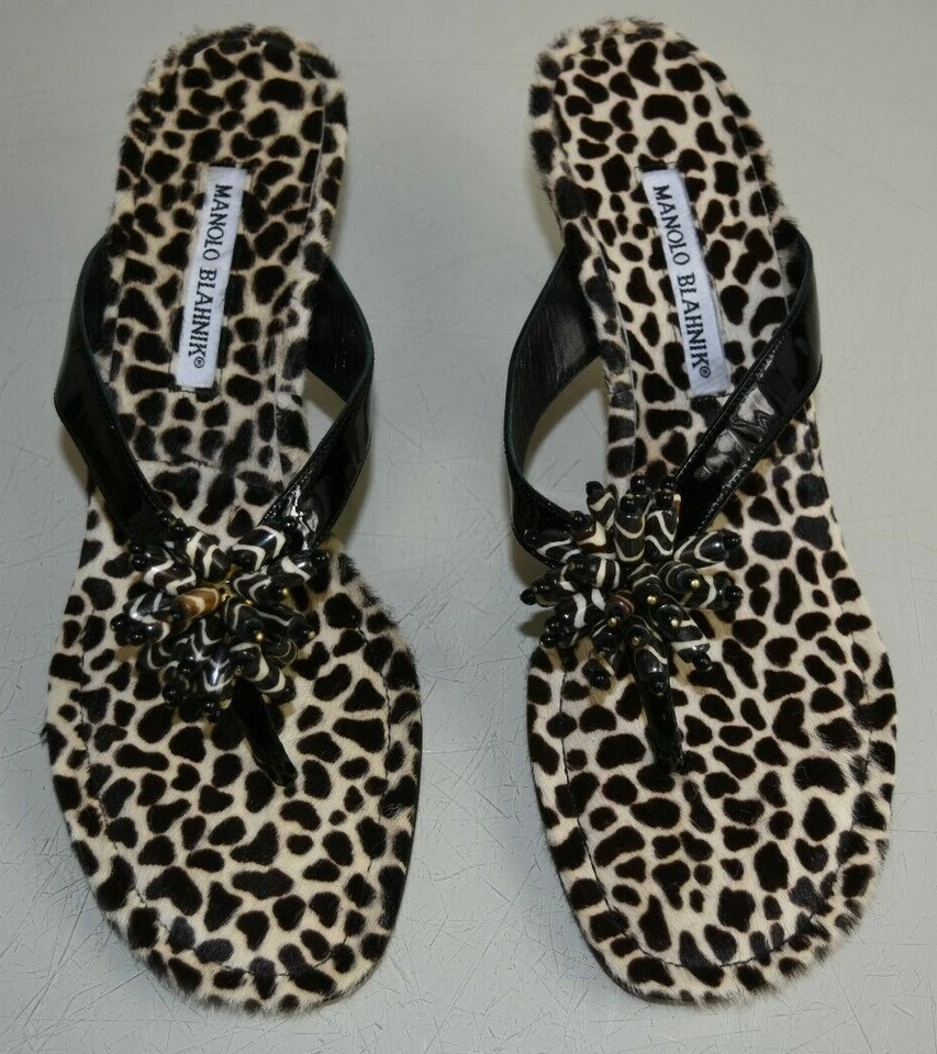 NUEVO Manolo Blahnik AFRISEA Sandalia Mules Toboganes Poni JOYAS Negro Blanco 38.5 Foto 2 de 4