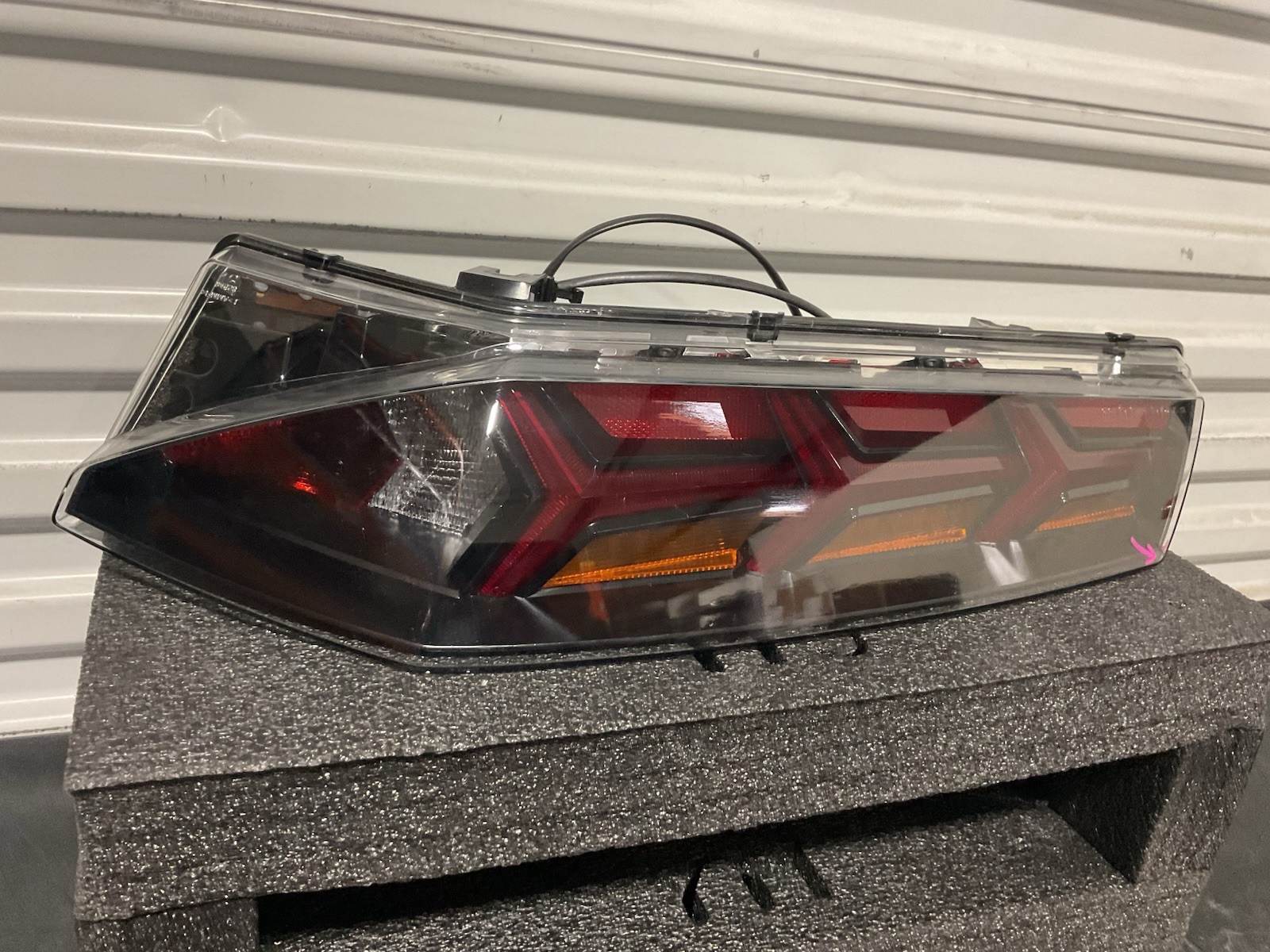LAMBORGHINI AVENTADOR 470945095J LEFT TAIL LIGHT OEM USED