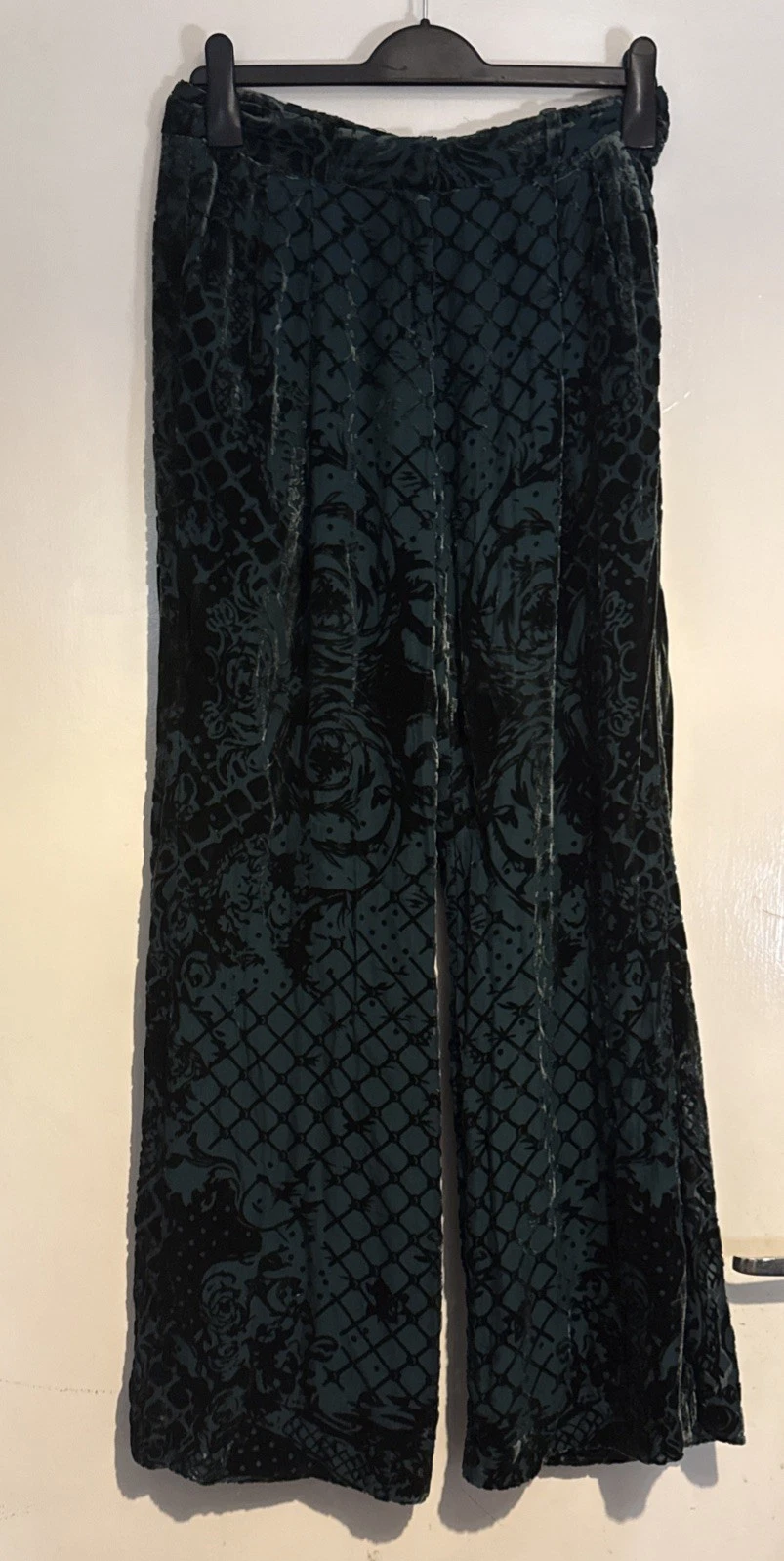 BALMAIN X H&M Green Silk Blend Wide Leg Velvet Trousers UK 10 EU 36 US 6 *rare*
Opens in a new windo