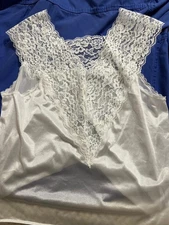 Collections Etc Wide White Lace  Cami large Polyester #87077 EUC