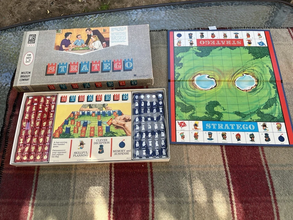 Complete,  STRATEGO 1961 Milton Bradley Board Game. - Image 2 of 4