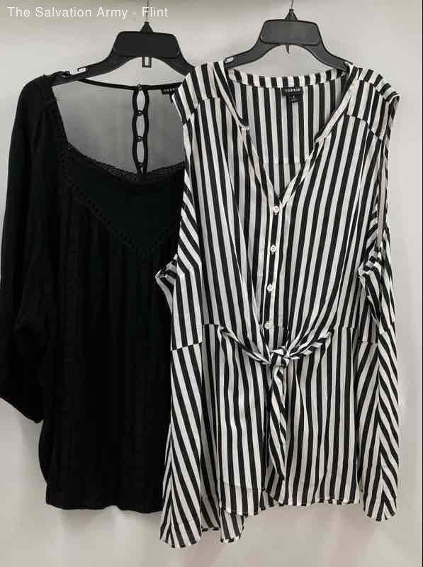 Torrid Womens Black White Striped Button Front Blouse Tops Size 4 Lot Of 2