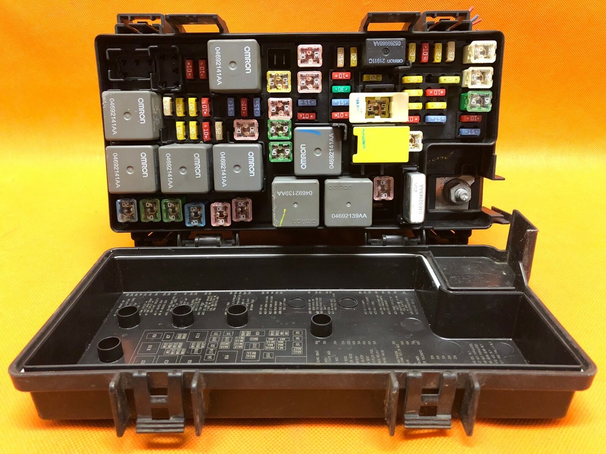 2008 dodge nitro cigarette lighter fuse 08 DODGE NITRO TIPM FUSEBOX FUSE BOX CONTROL MODULE BCM 04692235AG 2235