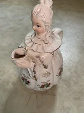 Vintage 1950s Lipper & Mann Colonial Lady Musical Teapot 