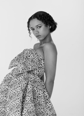 BEAUTIFUL TAYLOR RUSSELL 8X10 Photo | eBay