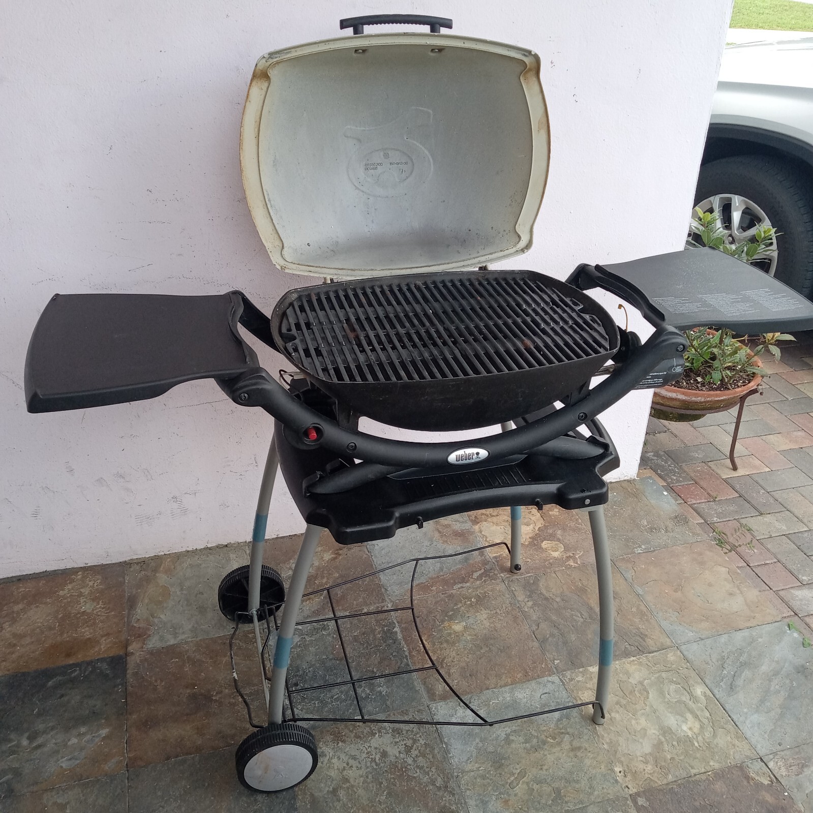er Q Q2000 Portable Tabletop Propane Gas Grill W/FOLDING CART