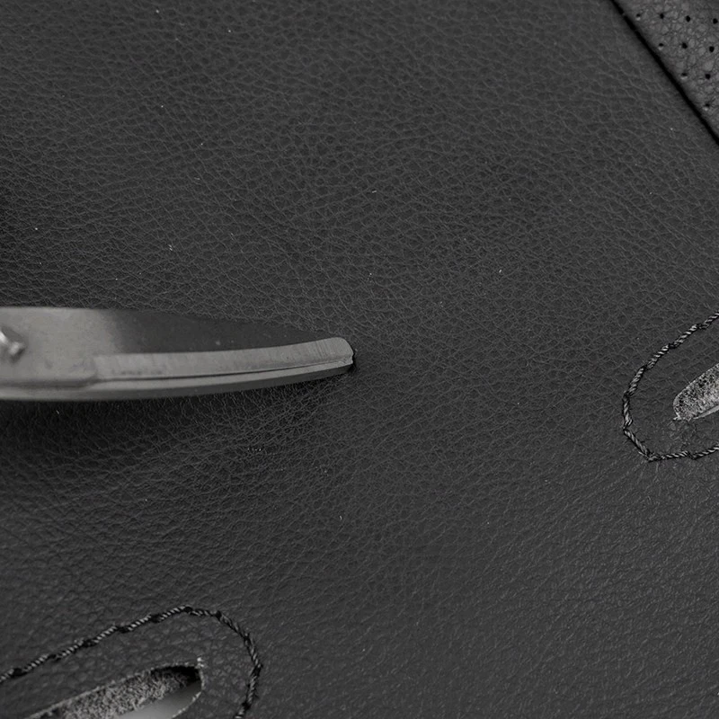 Cubierta de volante de cuero totalmente negra para Chevrolet Malibu XL 2015 2016-2019 Foto 4 de 4