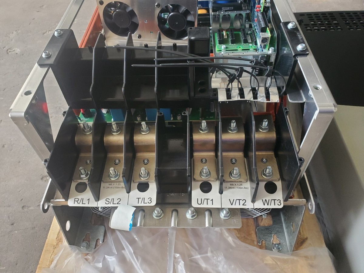 NOS! ALLEN-BRADLEY POWERFLEX 753 260KW / 350HP AC DRIVE