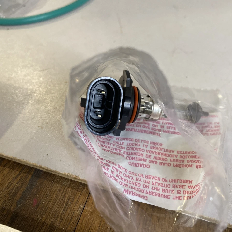 Bombilla antiniebla Mopar L0009145 50 vatios, delantera, izquierda o derecha, para 2001 2018 Foto 3 de 3