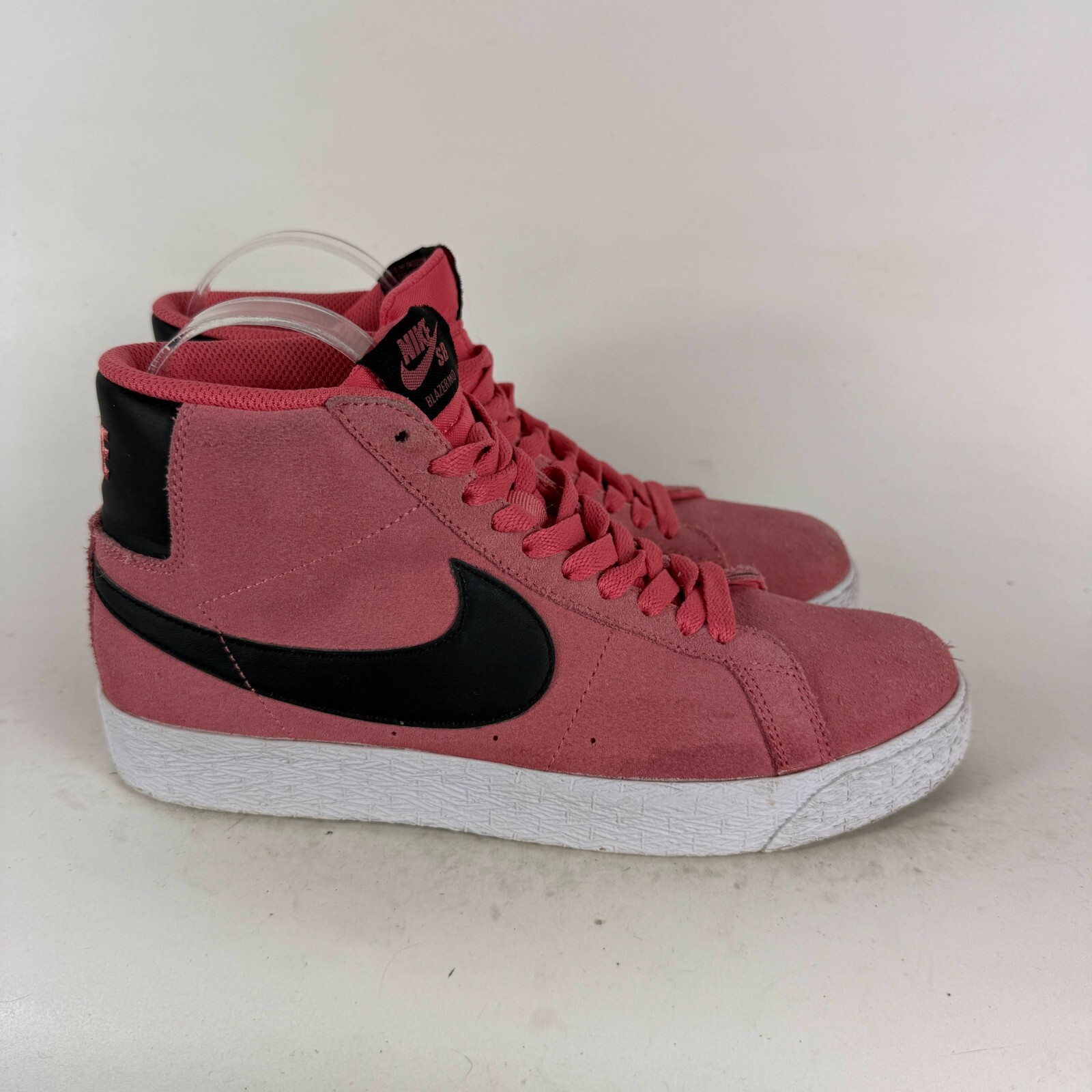 Nike SB Zoom Blazer Mid Sneakers Mens 7 Pink Suede Lace Up Mid Top Running Shoes thumbnail 2