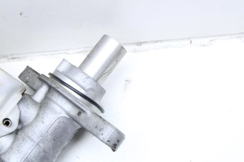 2014-2020 Nissan Rogue Brake Master Cylinder w/ Reservoir 46010-4CU0A OEM - Image 4 of 4