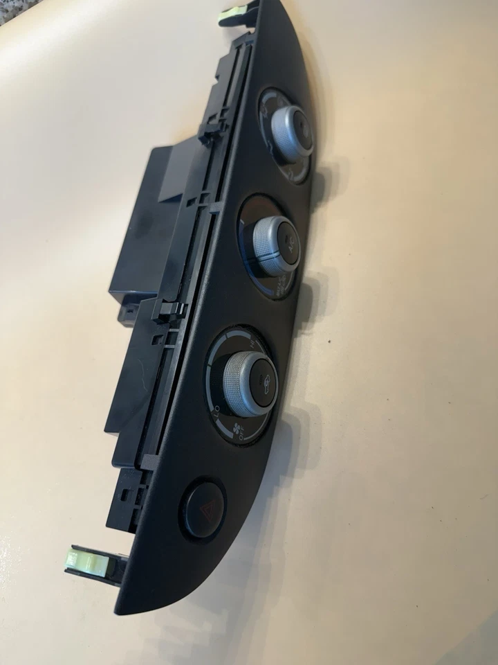 2002-2006 Toyota Camry AC Hazard Heater Climate Control OEM - Image 2 of 4