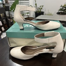 Array Womens Charlie Solid White Ankle strap ...