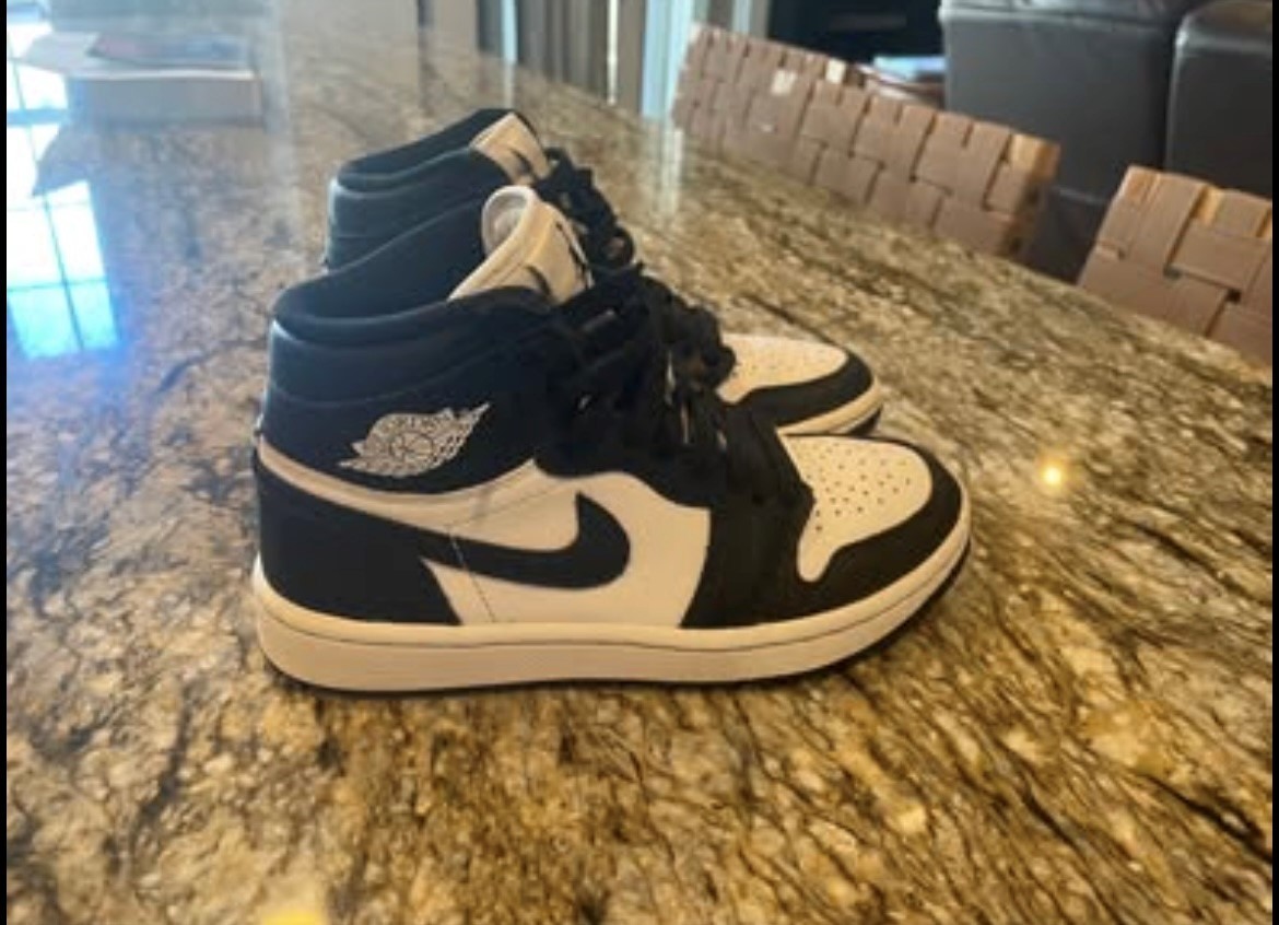 Size 3.5 Nike Air Jordan I High G (excellent condition)