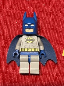 Lego 10672 Batman: Defend the Batcave Juniors Batman II No box