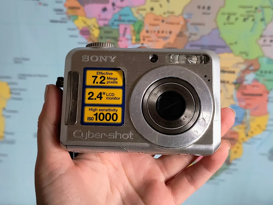 Sony Cyber-shot DSC-S700 7.2MP Digital Camera - Silver Fully Working Good Shape - Image 2 of 4