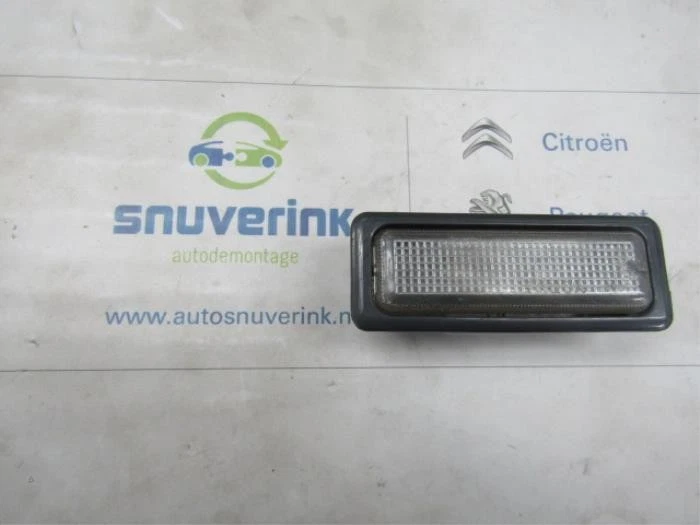Lampe d'éclairage intérieur à droite Renault 19 II Cabriolet D 53 7701349729 - Photo 1/1