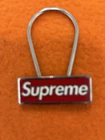PORTE CLÉS CLIP ROUGE SUPRÊME LOGO BOÎTE FW15. RARE. 