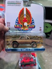 1/64 GREENLIGHT HOLLYWOOD FALL GUY 1982 GMC K-2500 DIRTY VERSION