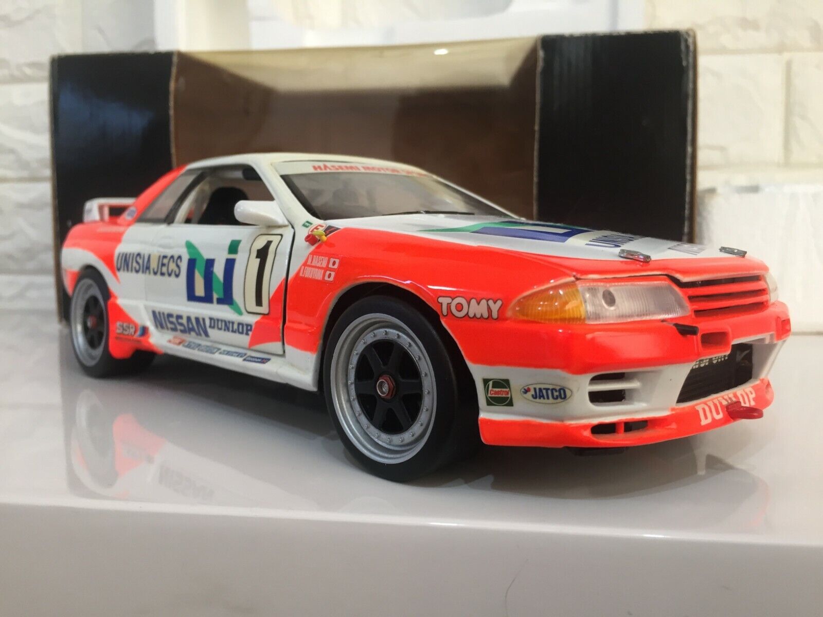 RARE 1/18 Kyosho DAICAST MODEL NISSAN SKYLINE GT-R UNISIA JECS R32 F/S