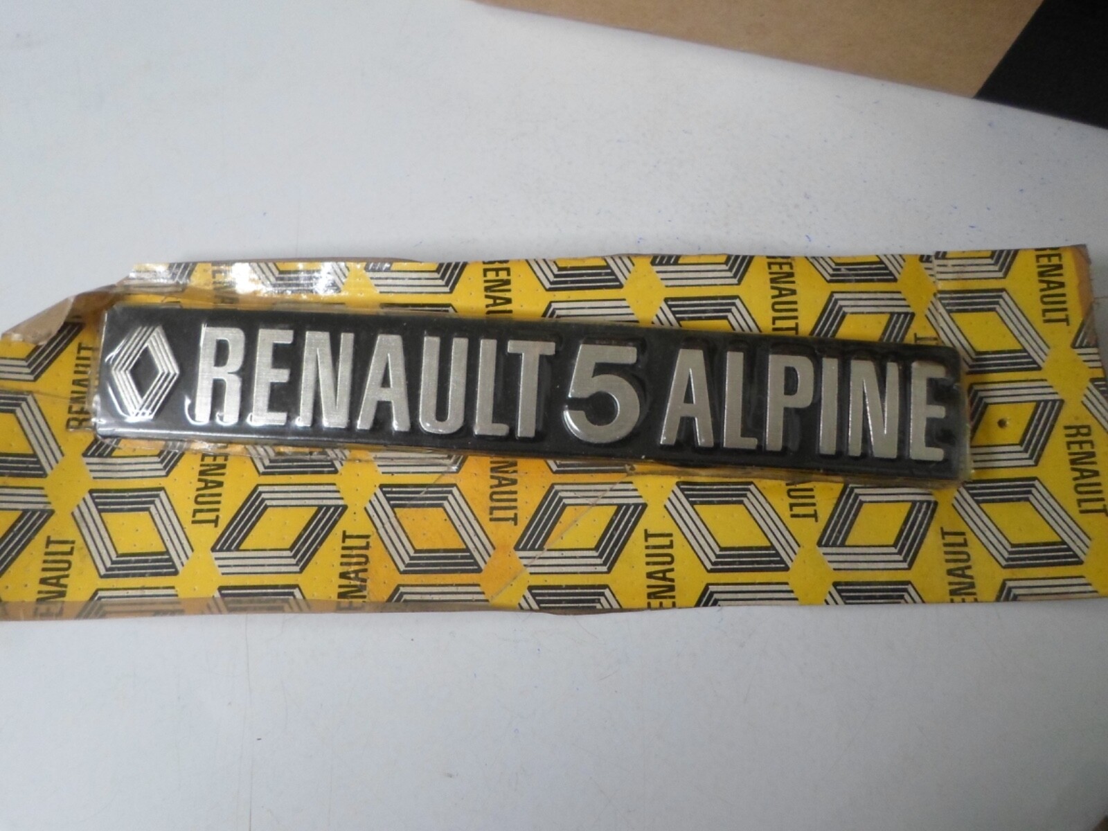 Monogramme Renault 5 Alpine arrière d'époque pour rassemblement Youngtimer