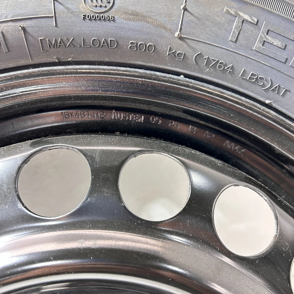 Rueda de neumático de repuesto de emergencia R135/70 R16 MAXXIS GMC Terrain 2018-2023 OEM Foto 3 de 4