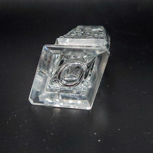 Clear Glass Footed Salt and Pepper Shakers 4in Diamond Shape Criss-Cross and Fan - Picture 12 of 24