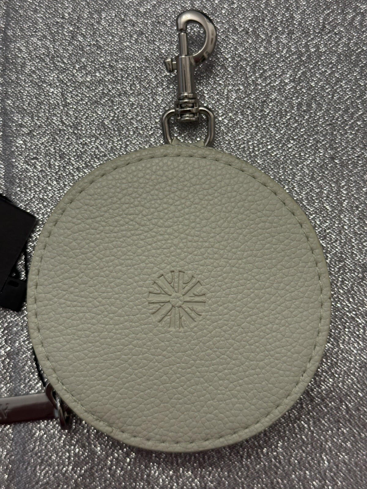 Picture 4 of 5