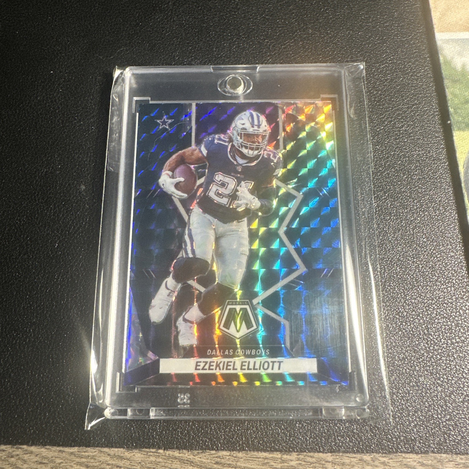 2022 Panini Mosaic Ezekiel Elliott Genesis Prizm Case Hit SSP #53