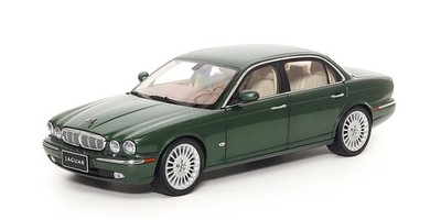 ALMOST REAL ALM810502 1:18 JAGUAR XJ6 (X350) - RACING GREEN