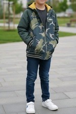 Burton Game Day Snowboarding Kids Jacket Size L