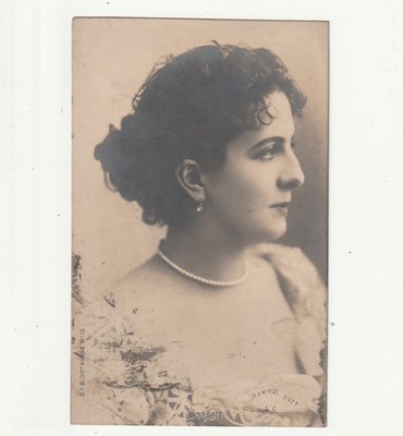 FANTASIEKARTE - Alte Postkarte - Frau mit Perlenkette - Lamart