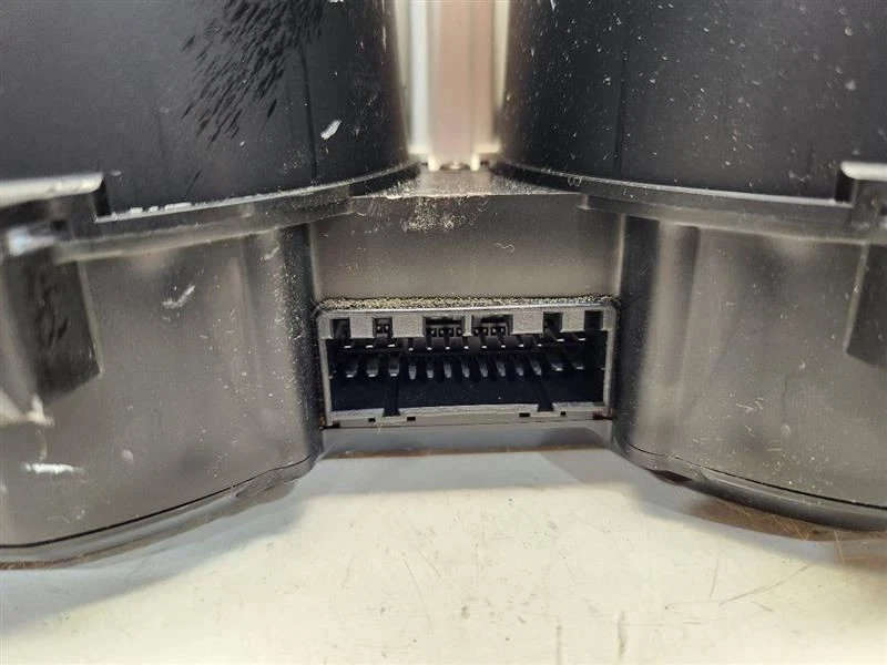 2004 Chevrolet Aveo (Hatchback / 1.6L) Speedometer Cluster -MPH/73K/ PN 96461320 - Image 3 of 4