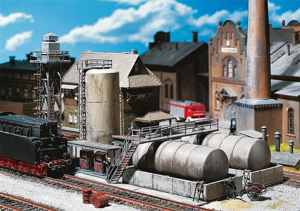 Faller 120157 Spur H0 - &Ouml;llager mit Dieseltankstelle und &Ouml;lkran NEU und OVP
