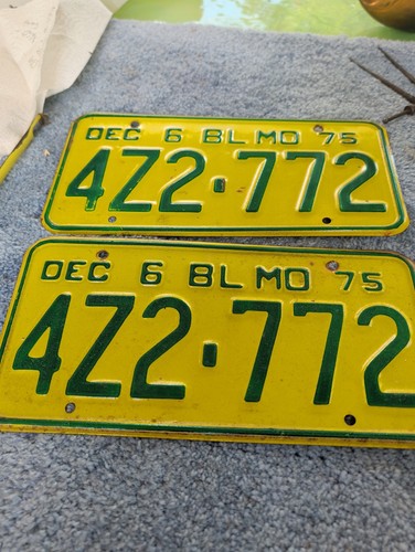 MISSOURI LICENSE PLATE PAIR 1975  "4z2 772"