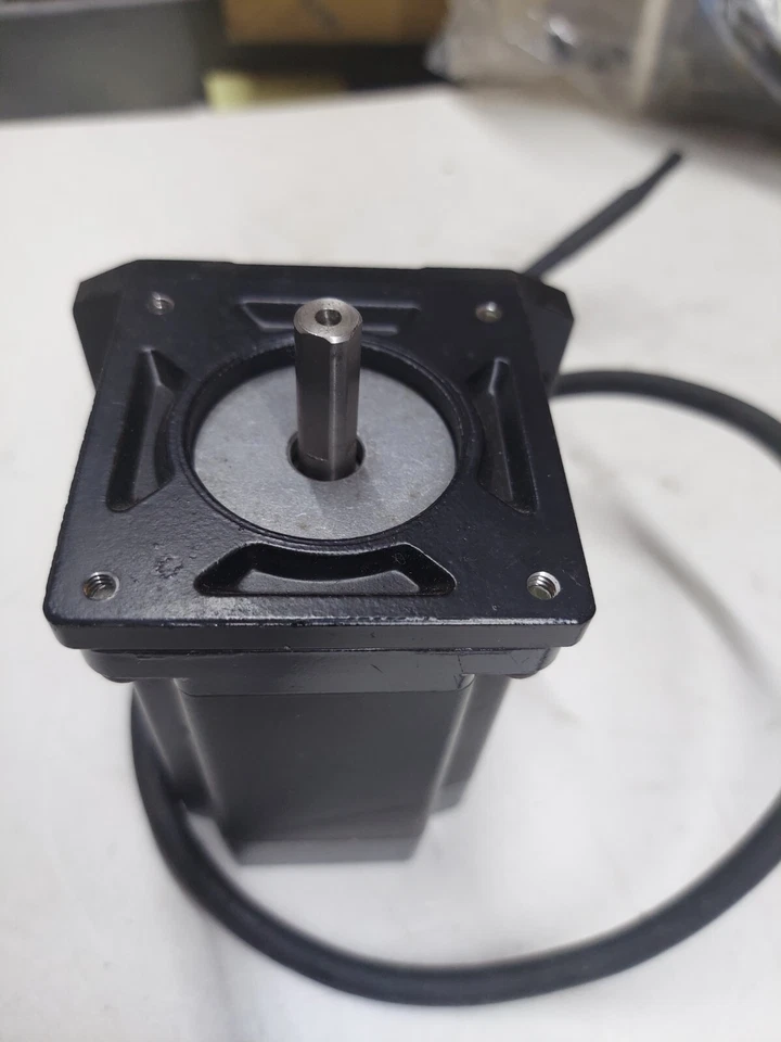 AMAT 0190-35788 PK569AUA VEXTA MOTOR,5PHASE STEPPER W/ CABLE 300MM UNIV , USED - Image 2 of 4