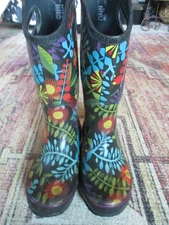 BOGS BOOTS WOMENS FLOWER DESIGN SIZE 6