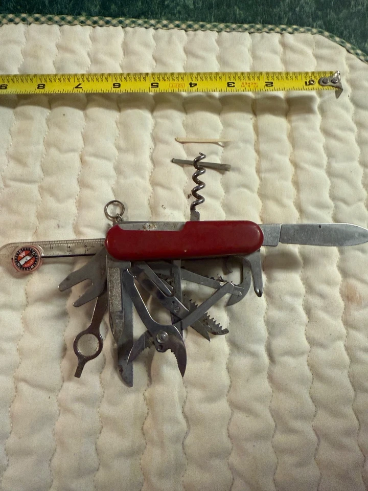 Wenger Delemont cofre de herramientas navaja suiza Foto 2 de 2