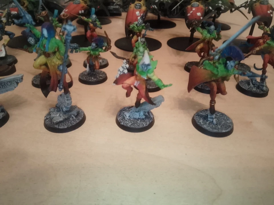 Warhammer 40K Harlequins Armee teilweise bemalt - Bild 2 von 4