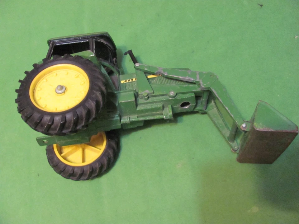 Vintage John Deere Farm Agriculture Tractor Front Loader Selling for Parts Only - Image 3 of 4