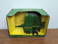 1/16 Ertl Farm Toy John Deere Round Baler 567 Implement 