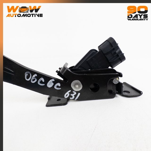05-14 CHEVROLET CORVETTE C6 GAS THROTTLE ACCELERATOR PEDAL ASSEMBLY BRACKET OEM
