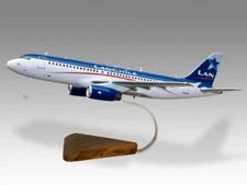 Airbus A320 LAN Chile Version 2 Desk Wood Airplane New Model Small Scale 1/130