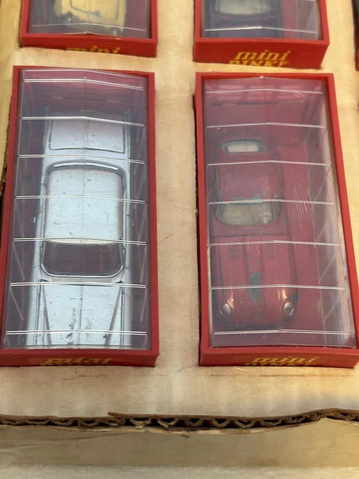 RARE!! VINTAGE MINI DINKY MECCANO Collector Car Set! Read Description Display - Image 3 of 4