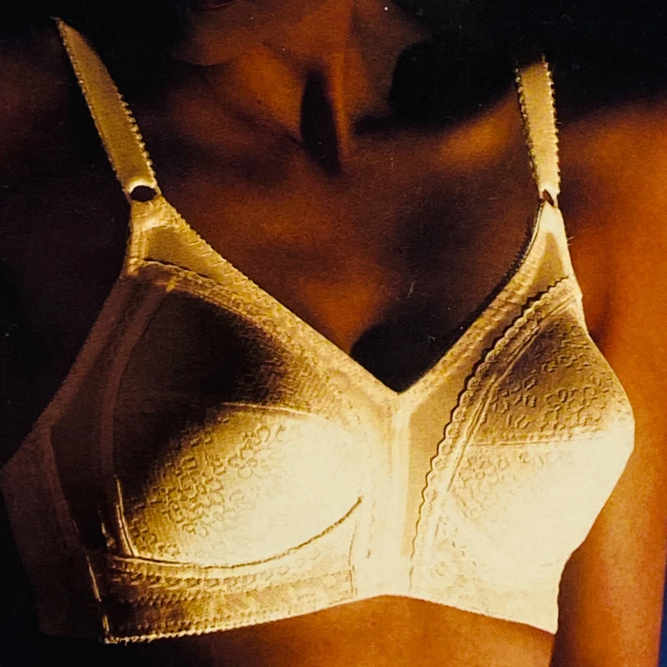 Sujetador Playtex 44 D 18 Horas Beige Suave Encaje Copa 20/27 Sin Alambres Soporte Comodidad Foto 2 de 4