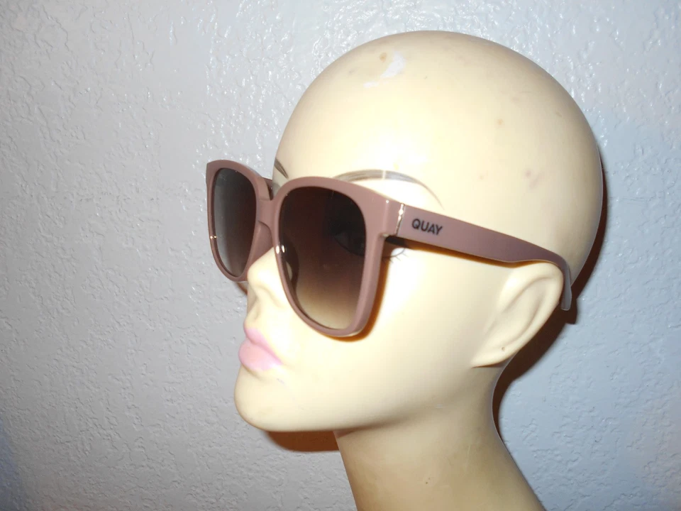Óculos de sol QUAY Australia armação de aveia Wide Awake lentes marrons - Imagem 3 de 4